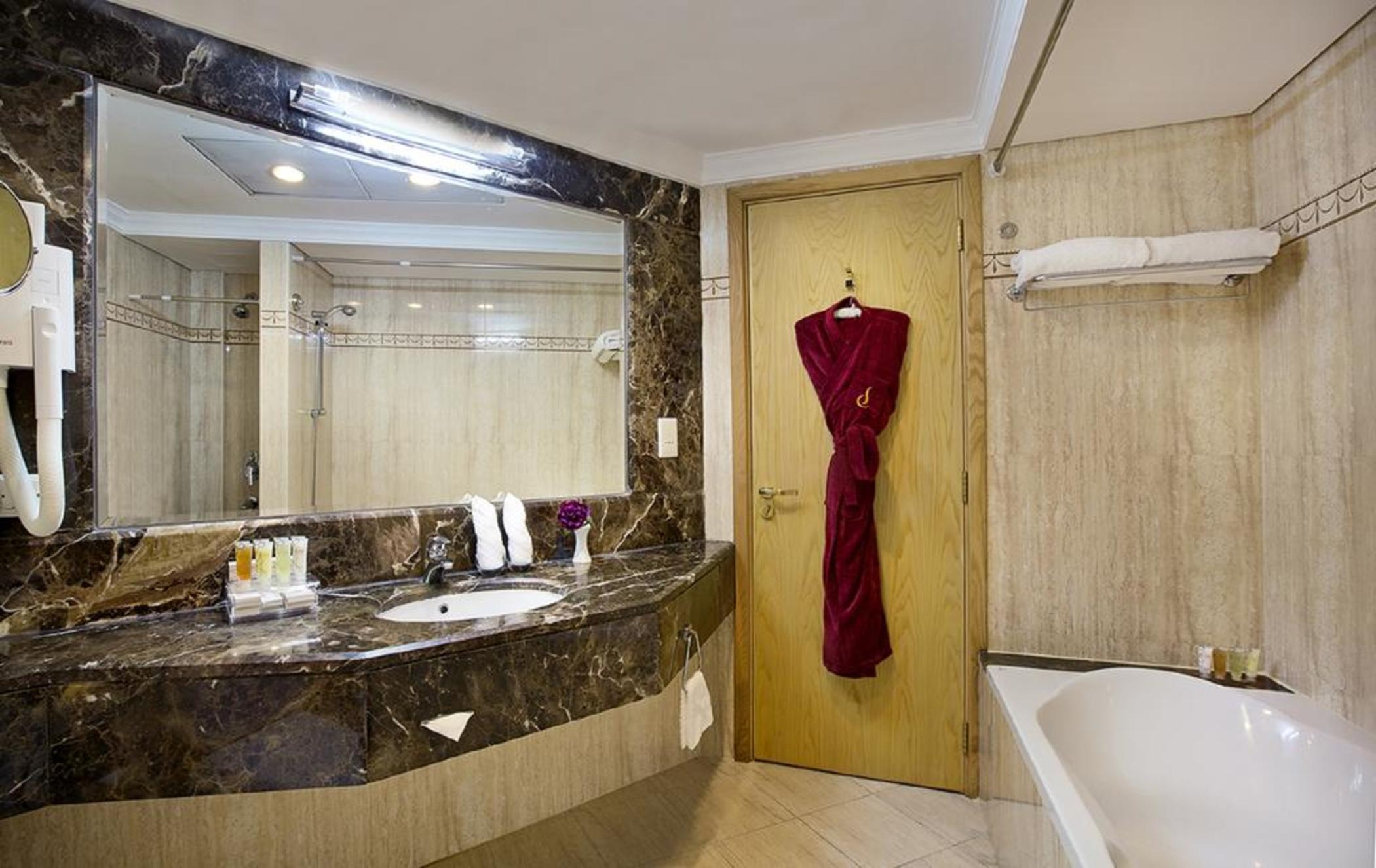 Seasons Hotel Dubai